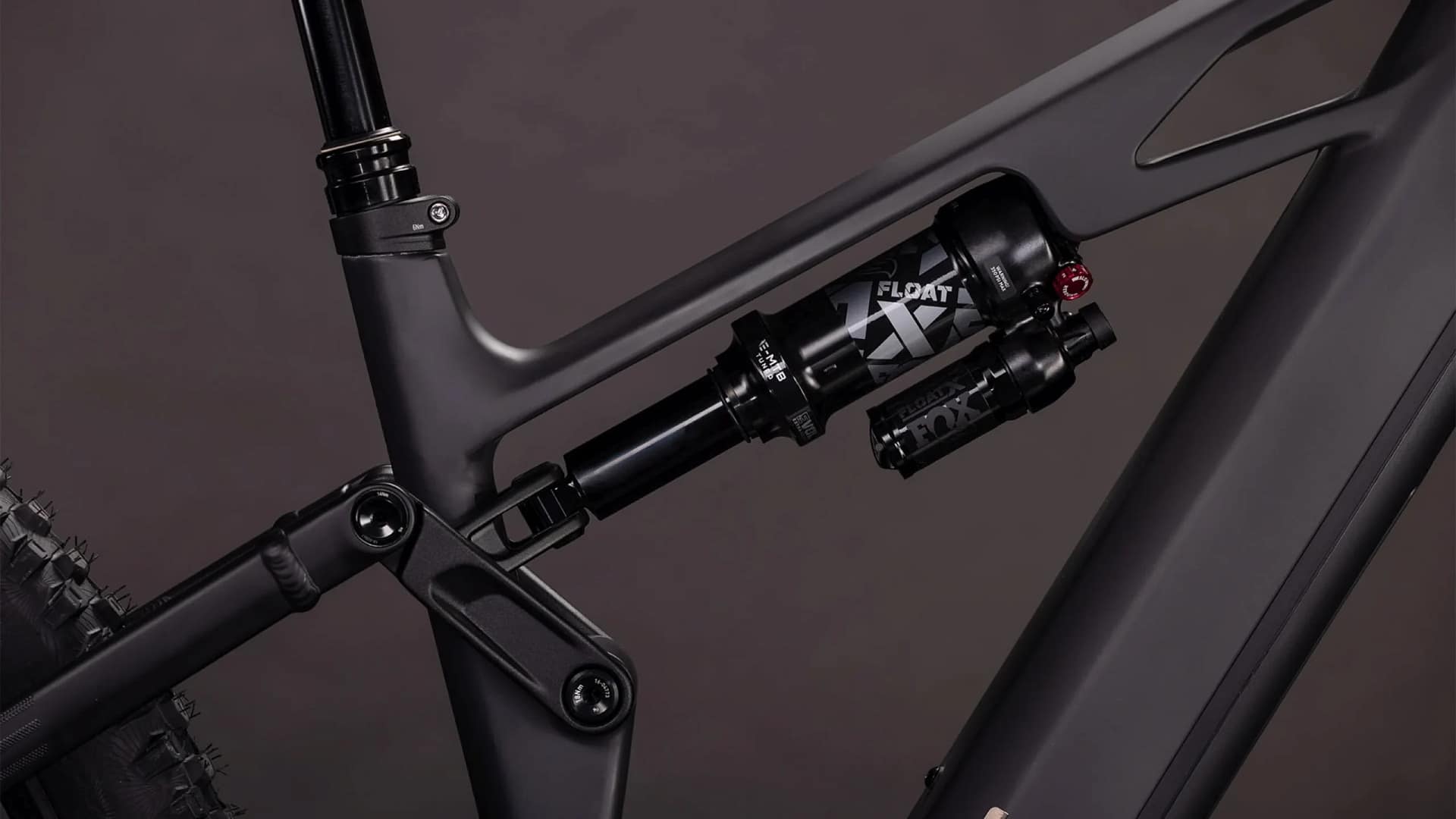 CUBE Stereo Hybrid ONE77 HPC SLX 800 blackline Frontbereich und Cockpit