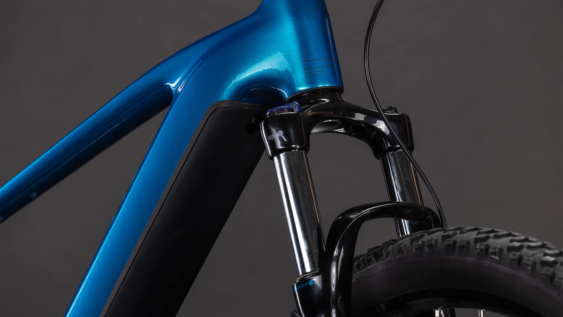 CUBE Reaction Hybrid Performance 600 electricblue and dazzle weitere Detailaufnahme