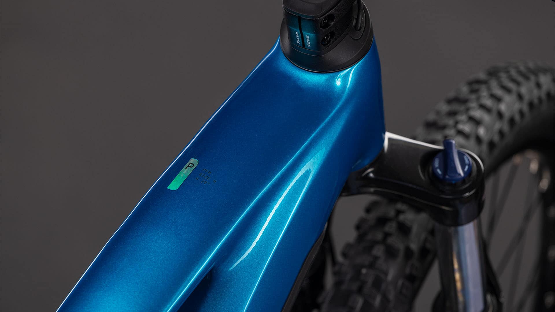 CUBE Reaction Hybrid Performance 600 electricblue and dazzle 2026 Seitenansicht