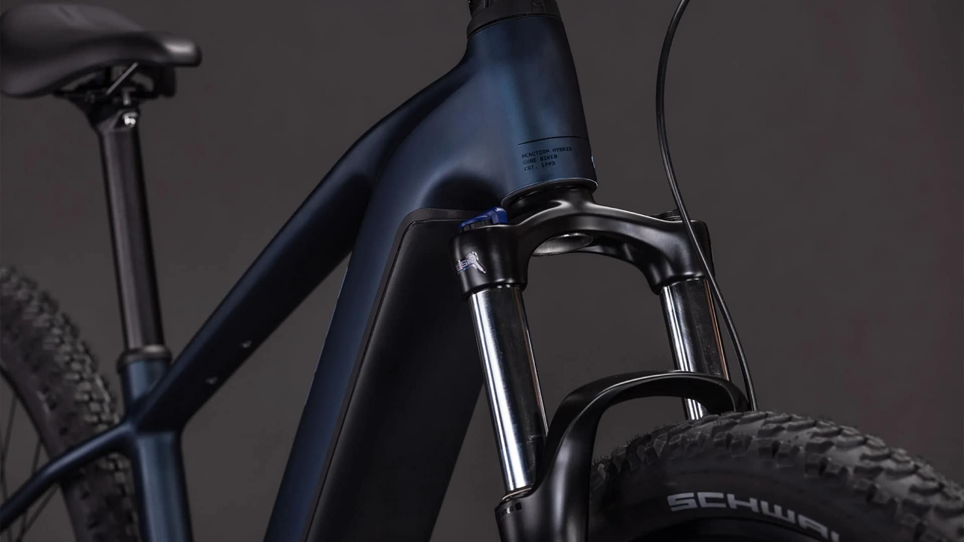 CUBE Reaction Hybrid Performance 600 2026 Detailaufnahme indigoblue reflex